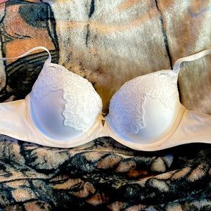 Maidenform White Bra